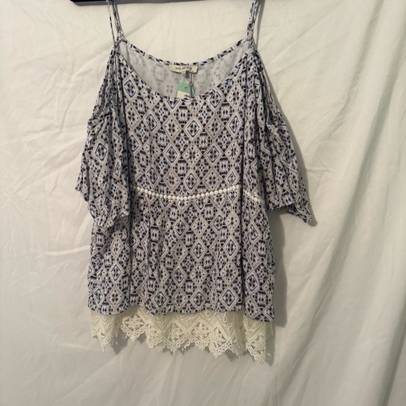 Skies Are Blue Tops - Skies Are Blue Stitch Fix Geometric Print Blouse with Lace Hem new with tags